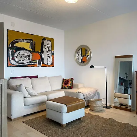 Private Sauna & Free Parking Spacious 1br Near Airport No Elevator