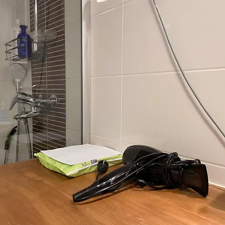 Apartment Private Sauna & Free Parking Spacious 1br Near Airport No Elevator *