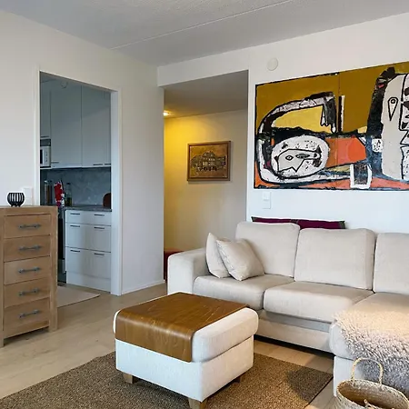 Private Sauna & Free Parking Spacious 1br Near Airport No Elevator
