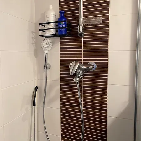 Private Sauna & Free Parking Spacious 1br Near Airport No Elevator
